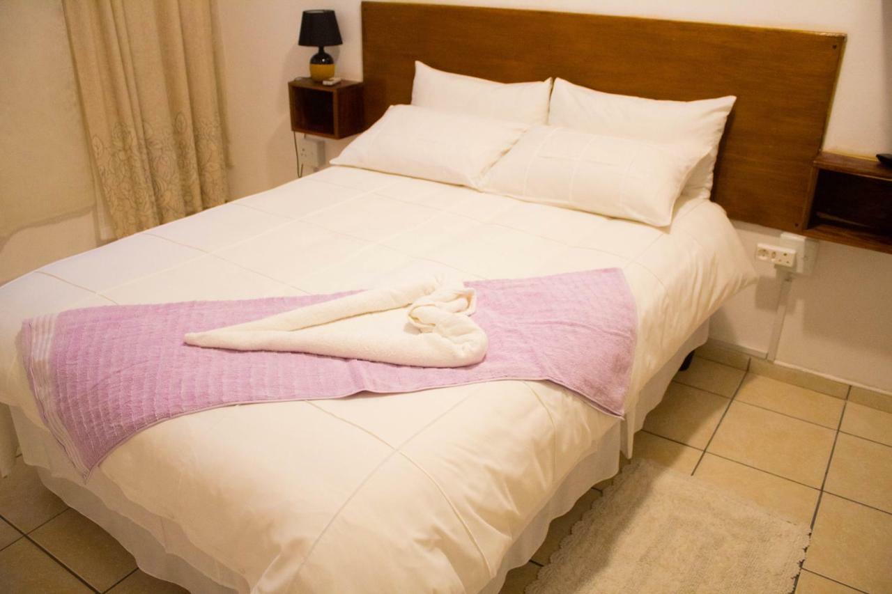 Yoieli Guest House Windhoek Ngoại thất bức ảnh