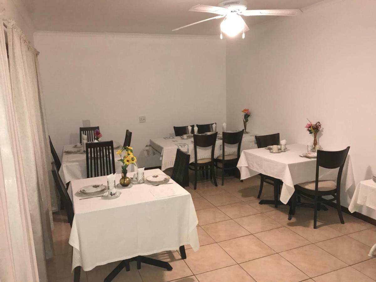 Yoieli Guest House Windhoek Ngoại thất bức ảnh